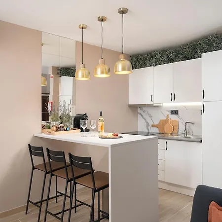 Апартаменты Kikiana House